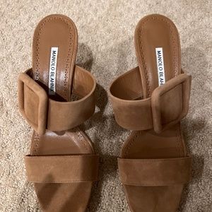 Manolo Blahnik NIB 40.5 Gable model